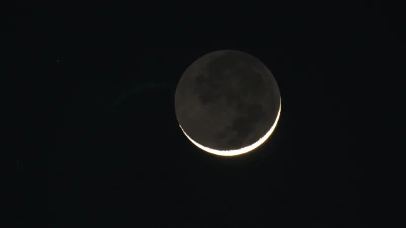 An,Earthshine,Of,A,Crescent,Moon